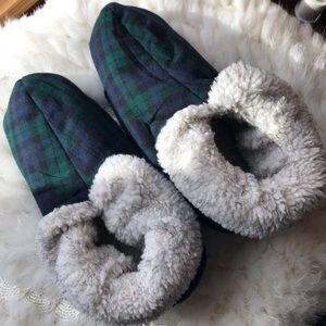 Heat Ypur Feet Slippers